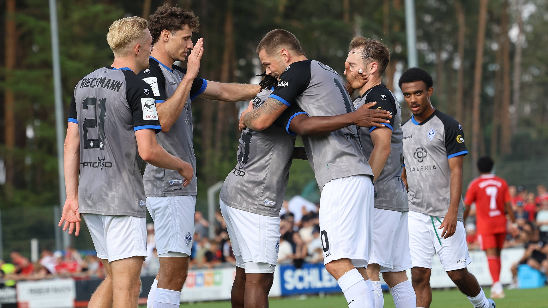 Spieler des SV Waldhof Mannheim während einem Testspiel.