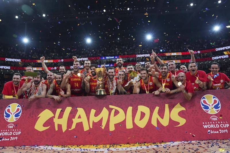 Spnaiens Nationalmannschaft feiert den WM-Titel 2019.